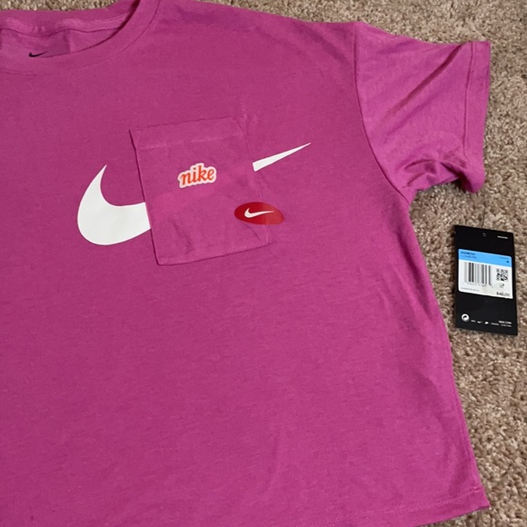 Nike Loose Fit Tee - Picture 3 of 5